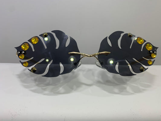 Fall Back Leaf Shaped Sunglasses - ODDSALTBoutique
